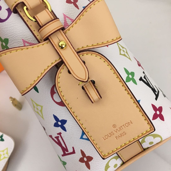 ルイヴィトンバッグ着用イメージ